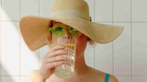 Leia mais sobre o artigo Água com Limão: Uma Tradição Ayurvédica para a Saúde